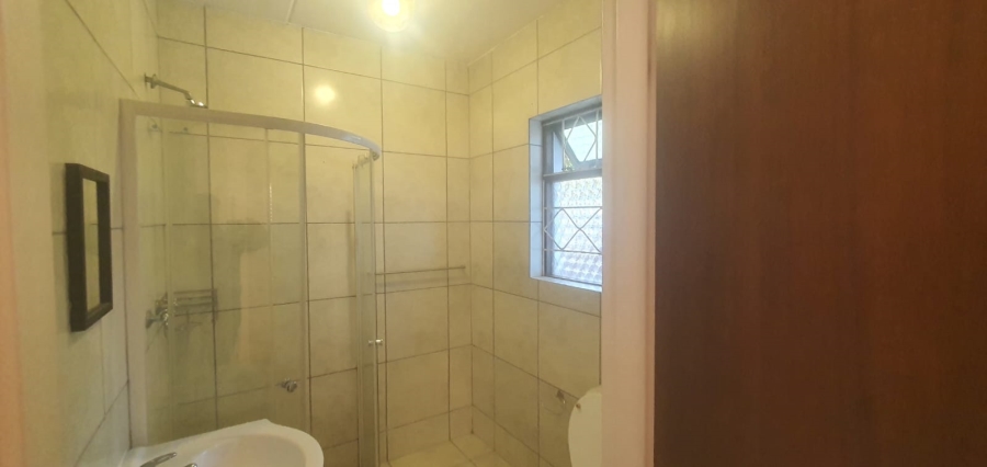 To Let 5 Bedroom Property for Rent in Constantia Western Cape